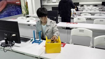 电子工程学院组织学生参加DM机器人培训，开启智能科技新篇章